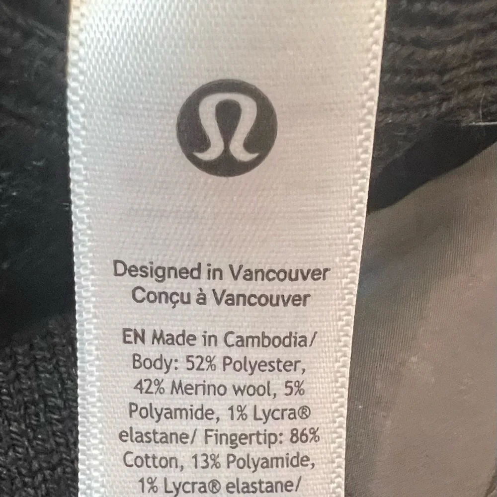Lululemon Black Merino Wool Blend Warm Revelation Gloves Large